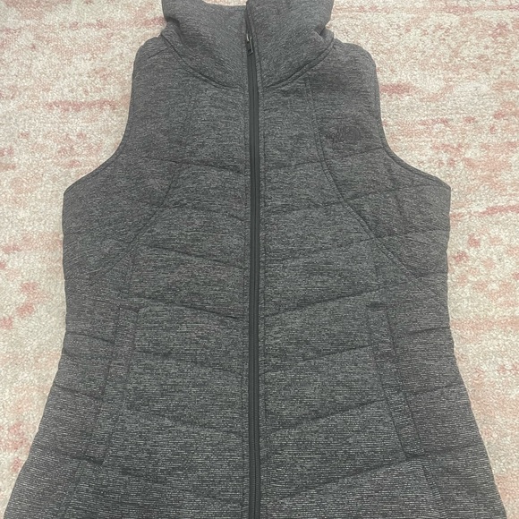 North Face Quilted Vest - size M (excellent condition) - Picture 1 of 2